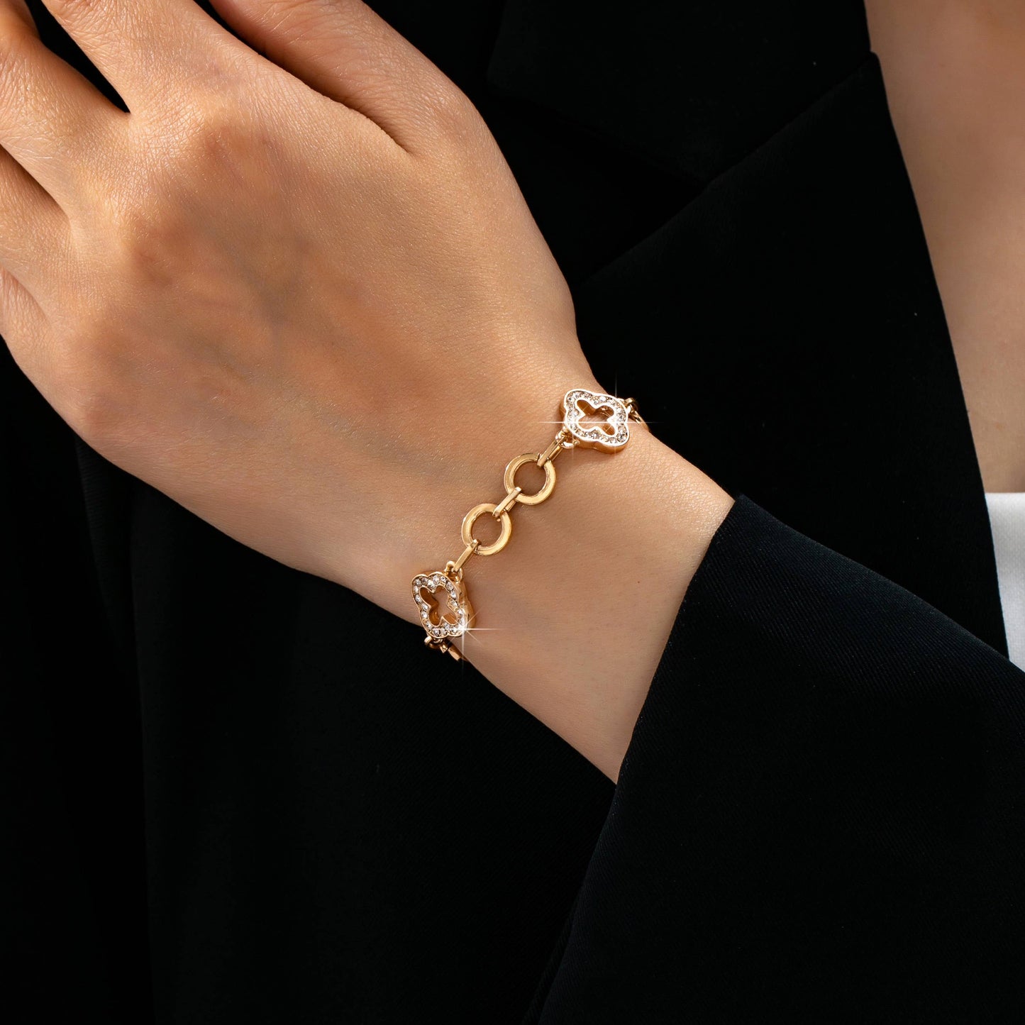 Pave Crystal Clover Link Bracelet With Toggle Clasp| 80B1781