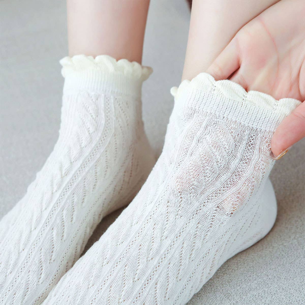Mesh Twist Ruffle Ankle Socks