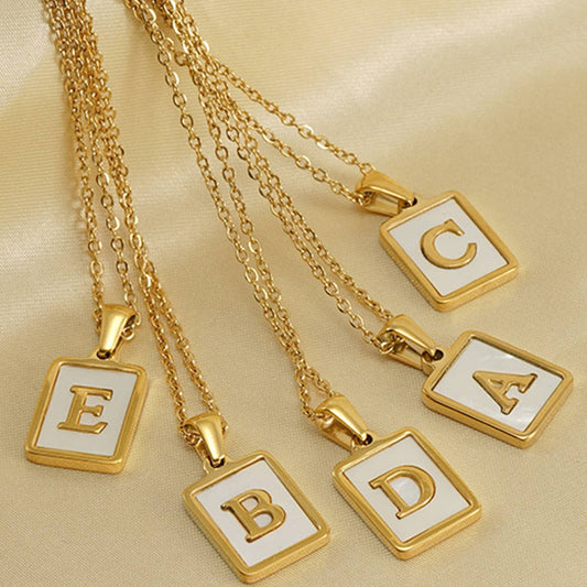 SQUARE SHELL 26 LETTER PENDANT NECKLACE_CWAJE0674