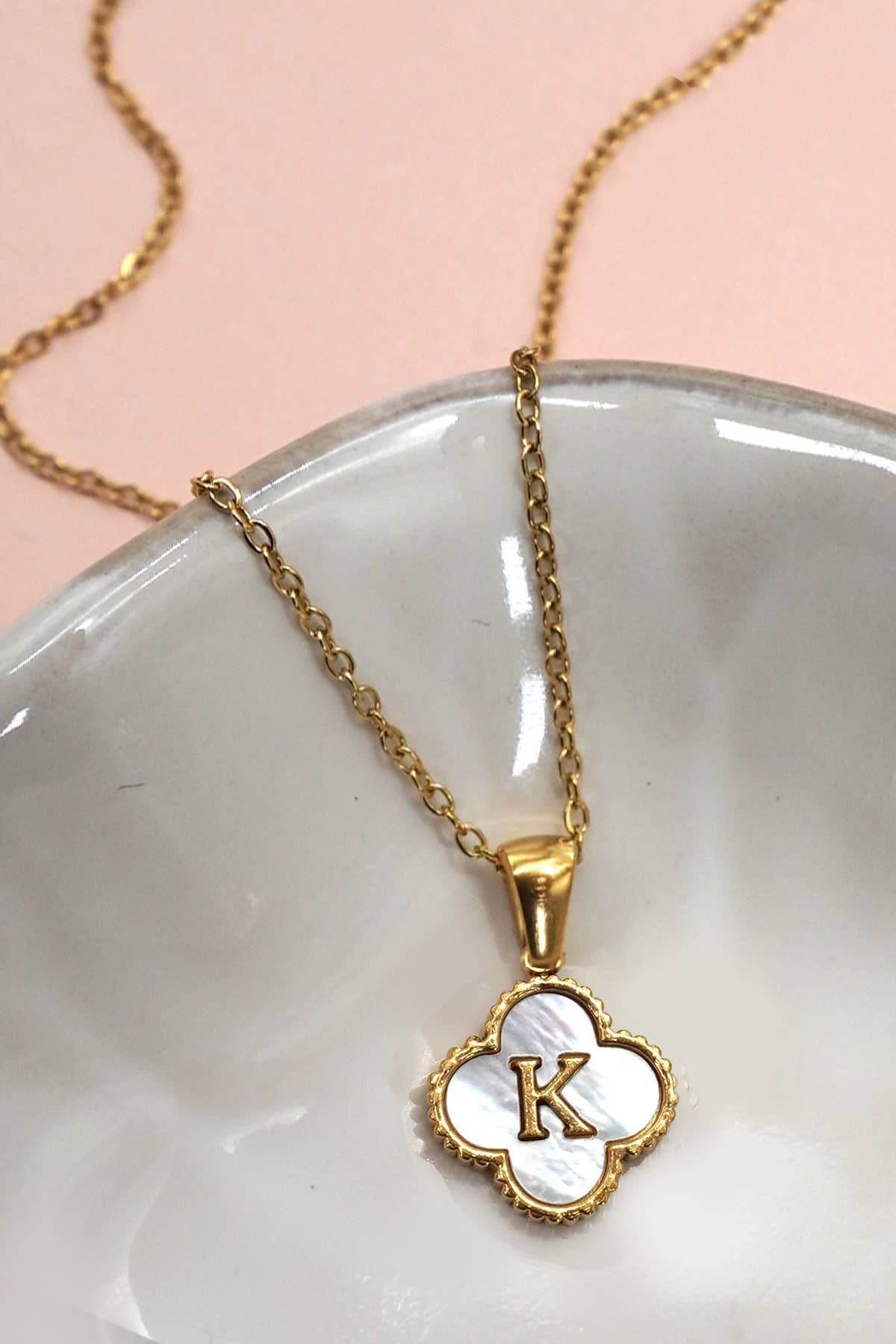 18K STAINLESS CLOVER INITIAL NECKLACE | 40NK9487