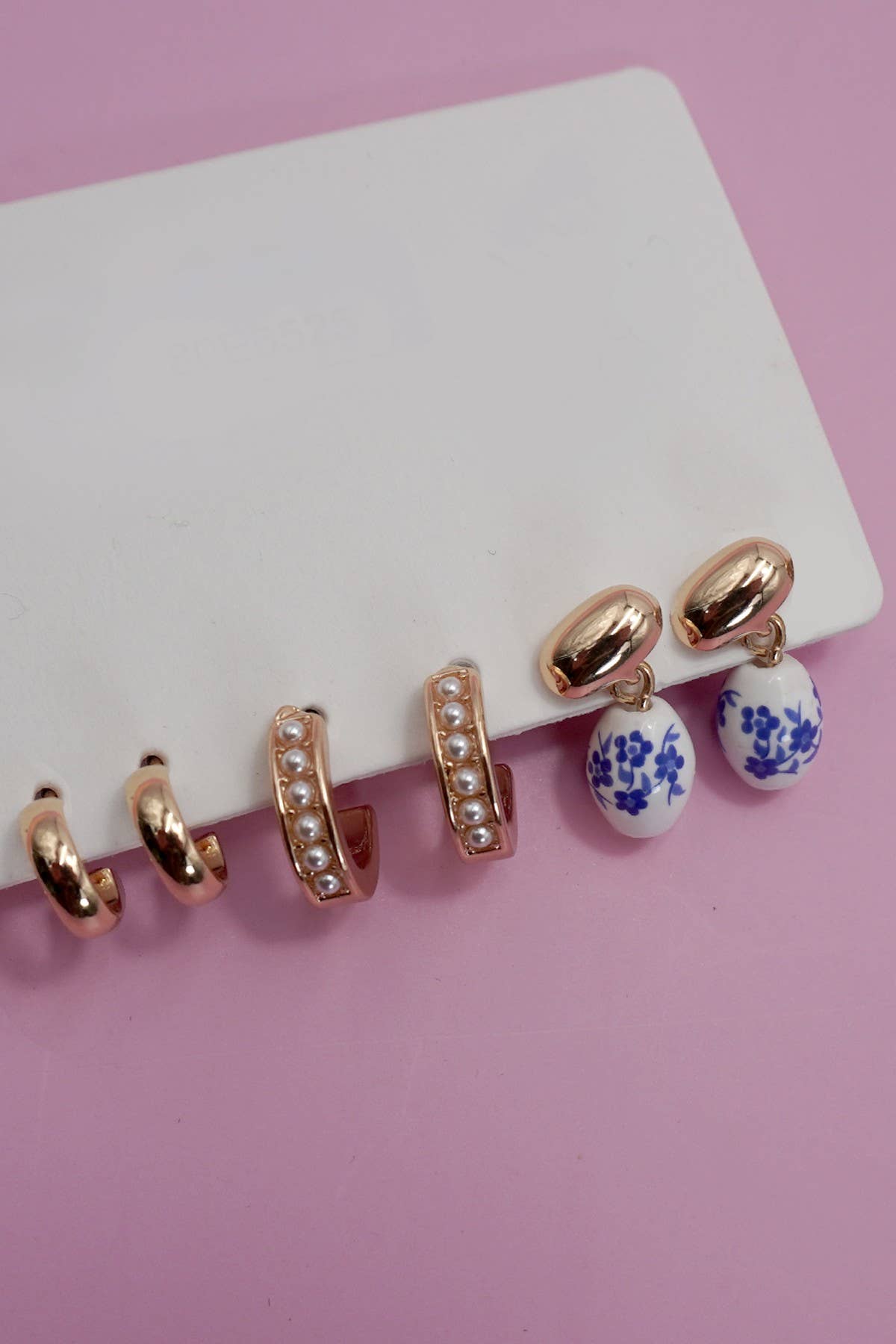 BLUE CERAMIC PORCELAIN TRIO HUGGIE HOOP EARRINGS | 80E6525