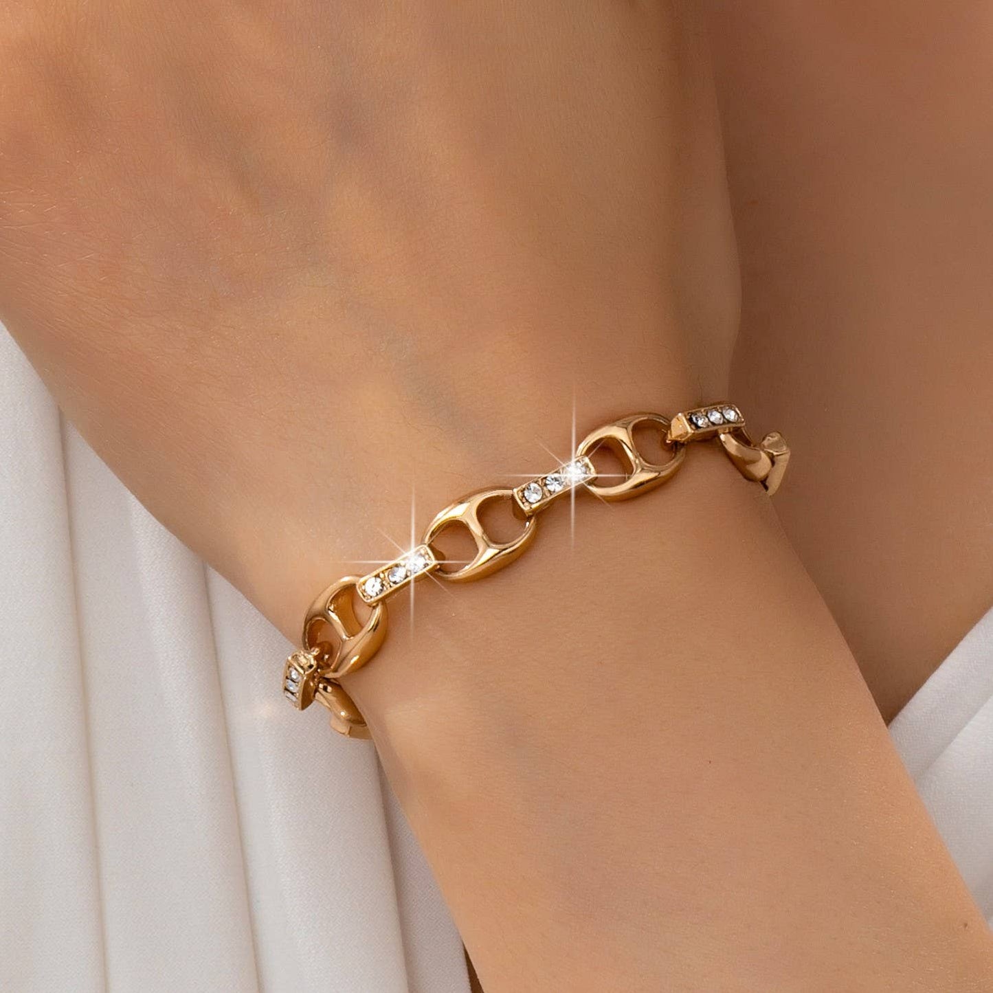 Sparkling Gold Link Chain Bracelet | 80B1657