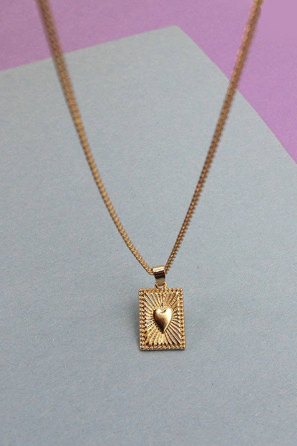 HEART ON CARD CHARM  PENDANT NECKLACE | 31N22321