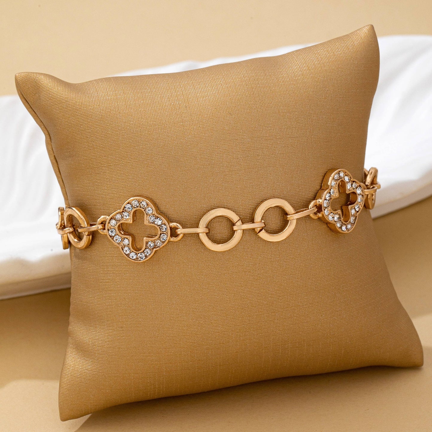 Pave Crystal Clover Link Bracelet With Toggle Clasp| 80B1781