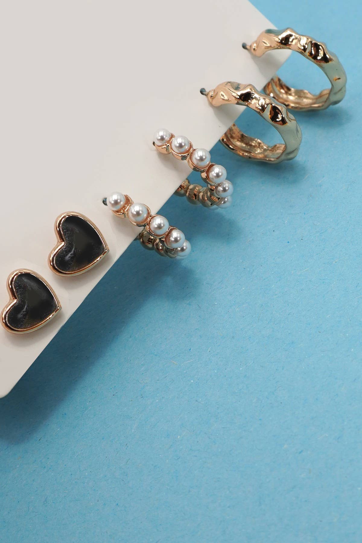 HEART MINI HUGGIE HOOP TRIO EARRINGS | 80E61033